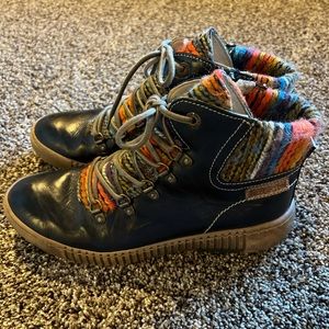 Josef Seibel, the Maren 06 Leather Booties, black size women’s 9!!! SUPER CUTE